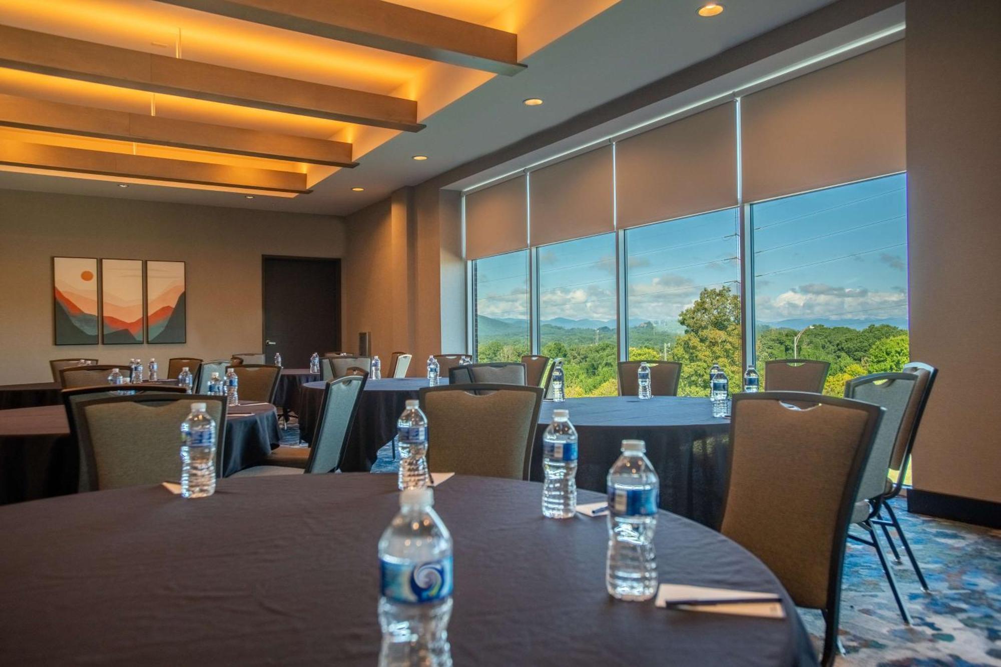 Doubletree By Hilton Asheville Downtown Exteriör bild