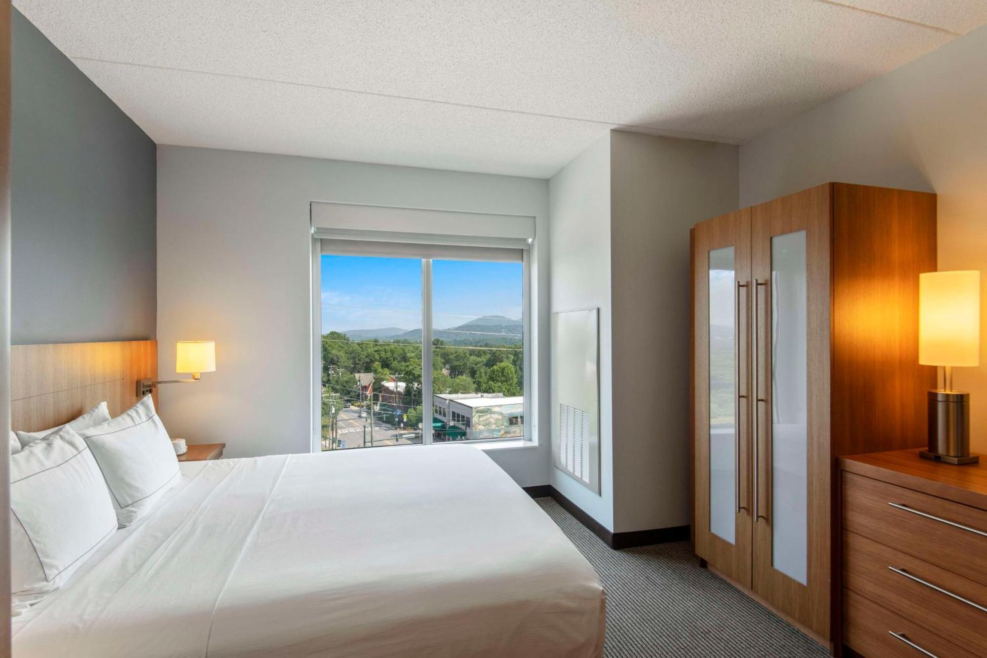 Doubletree By Hilton Asheville Downtown Exteriör bild