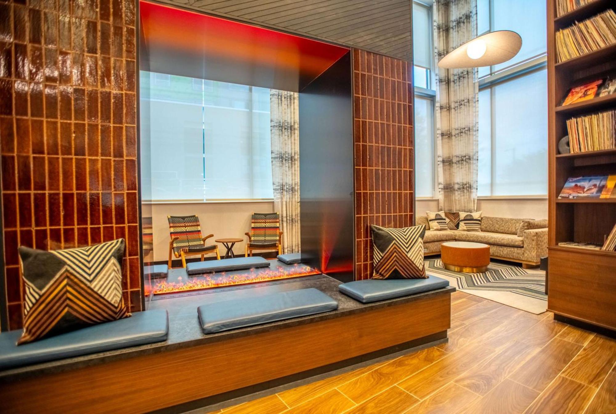 Doubletree By Hilton Asheville Downtown Exteriör bild